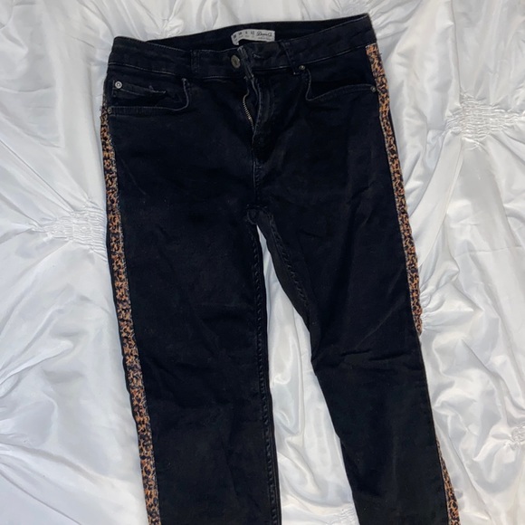 Black and leopard jeans - Picture 1 of 3